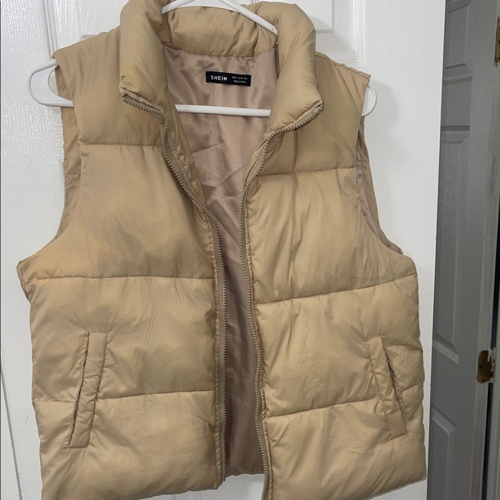 SHEIN Beige Quilted Vest